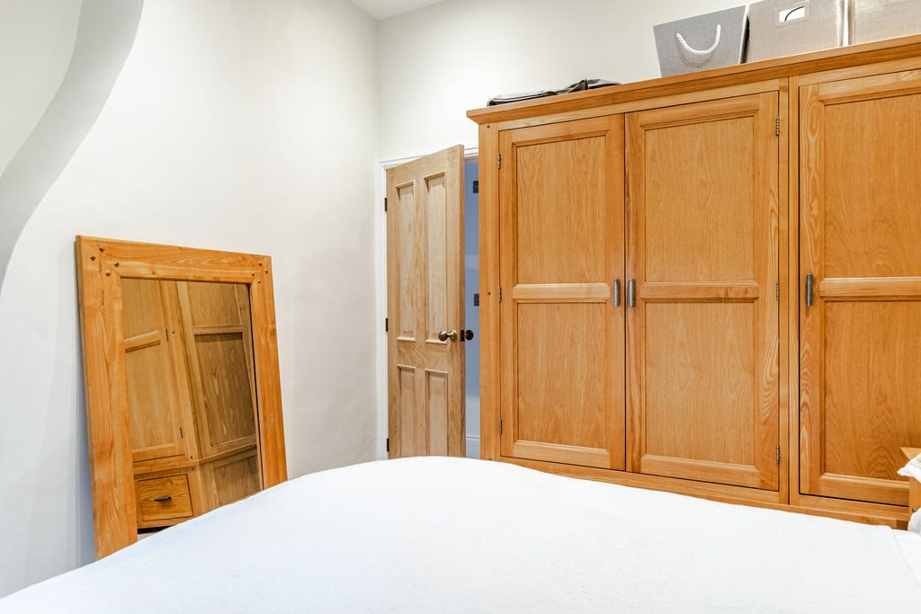 Bedroom2