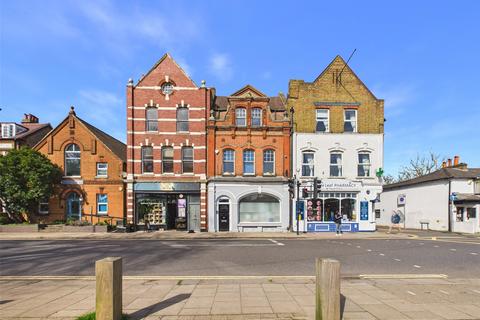 4 bedroom apartment to rent, The Green, Twickenham