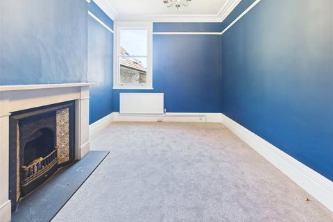 4 bedroom apartment to rent, The Green, Twickenham