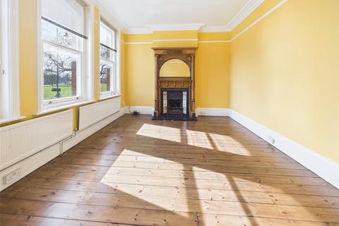 4 bedroom apartment to rent, The Green, Twickenham