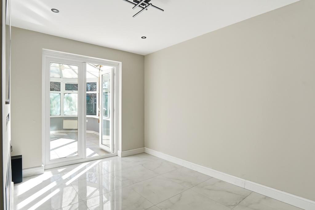 Aintreedrive008