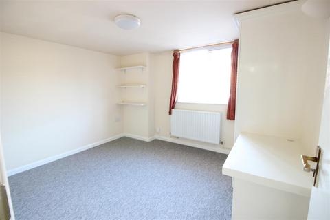 2 bedroom flat to rent, Northfields Court, Station Road, Uxbridge