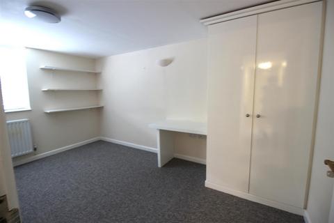 2 bedroom flat to rent, Northfields Court, Station Road, Uxbridge