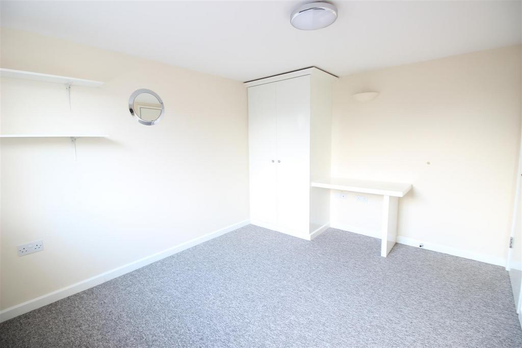 Flat 2 b 3.JPG