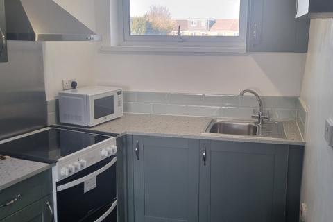 Studio to rent, Channel Close, Hounslow TW5