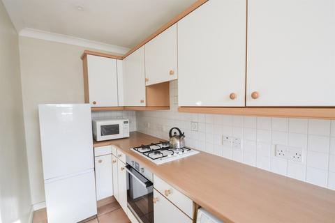 2 bedroom terraced house to rent, Pulborough, West Sussex, RH20 1AZ