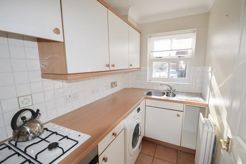 2 bedroom terraced house to rent, Pulborough, West Sussex, RH20 1AZ