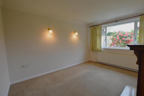 2 bedroom bungalow for sale, Heatherden Green, Iver
