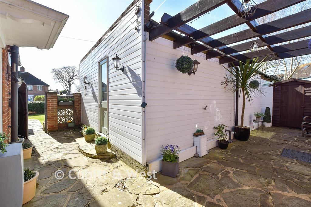 Workshop/Outbuildings