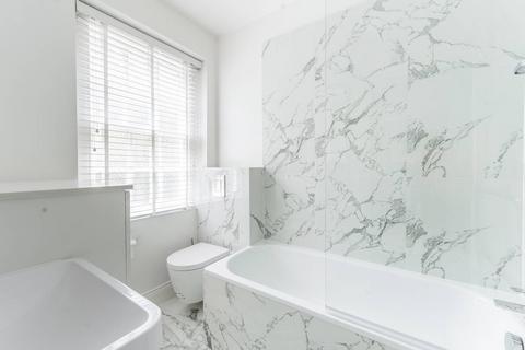 Studio to rent, Fulham road, Chelsea, London, SW3