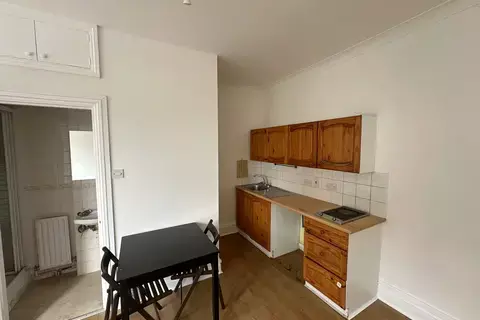 1 bedroom flat to rent, Charteris Road, London NW6