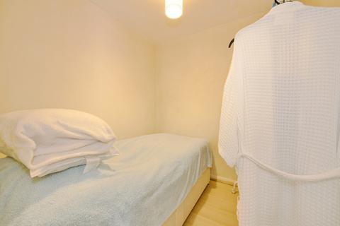 undefined, Regarth Avenue, Romford, RM1