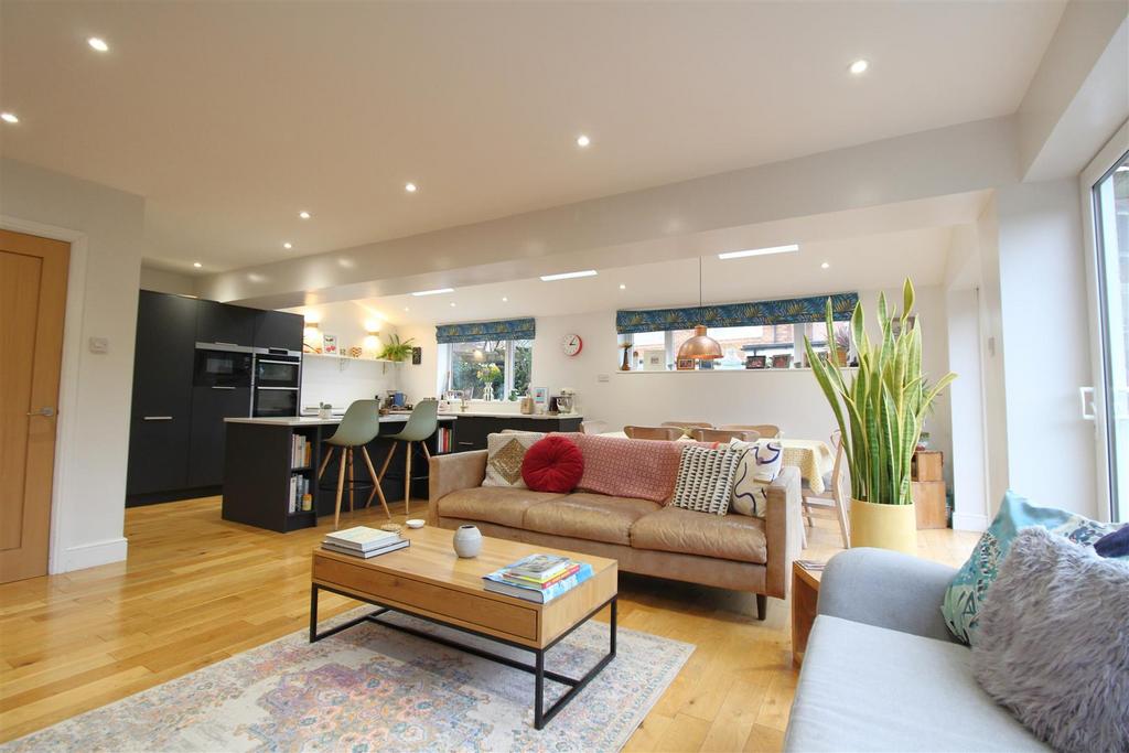 Kitchen Diner/ Family Room
