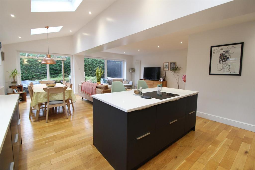 Kitchen Diner/ Family Room