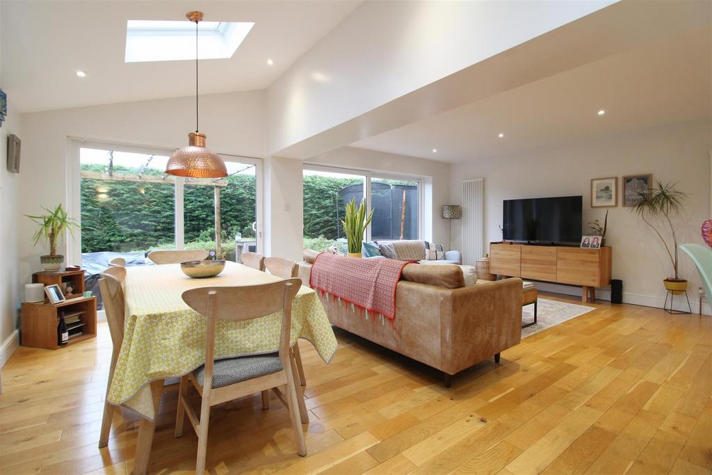 Kitchen Diner/ Family Room
