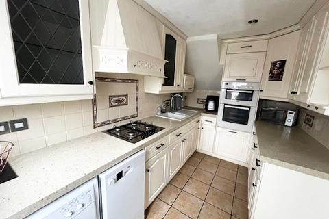3 bedroom house to rent, South End Road, Rainham, RM13