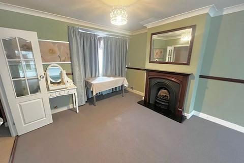3 bedroom house to rent, South End Road, Rainham, RM13