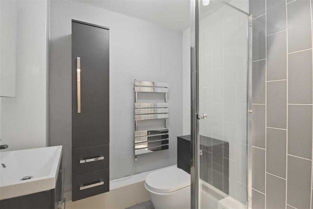 En Suite Shower Room