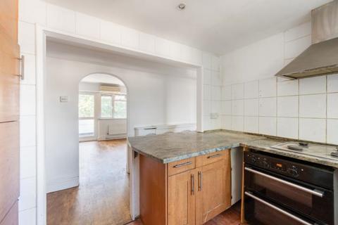2 bedroom flat for sale, Knox Court, Studley Road, London, SW4
