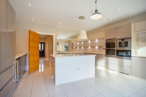 4 bedroom townhouse to rent, Hawtrey Road Windsor SL4