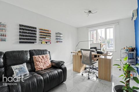 4 bedroom townhouse for sale, Silbury Mews, Swindon