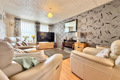 2 bedroom flat for sale, Denton Court, Ashton Road Denton, Denton