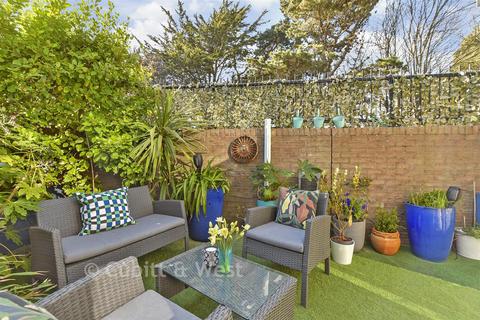 2 bedroom ground floor flat for sale, The Quarterdeck, Bognor Regis PO21