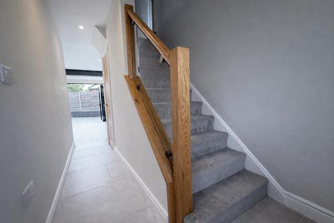 4 bedroom semi-detached house for sale, Shelbourne Road, Stratford-Upon-Avon