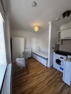 undefined, Kew Road, Richmond TW9