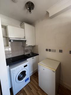 undefined, Kew Road, Richmond TW9