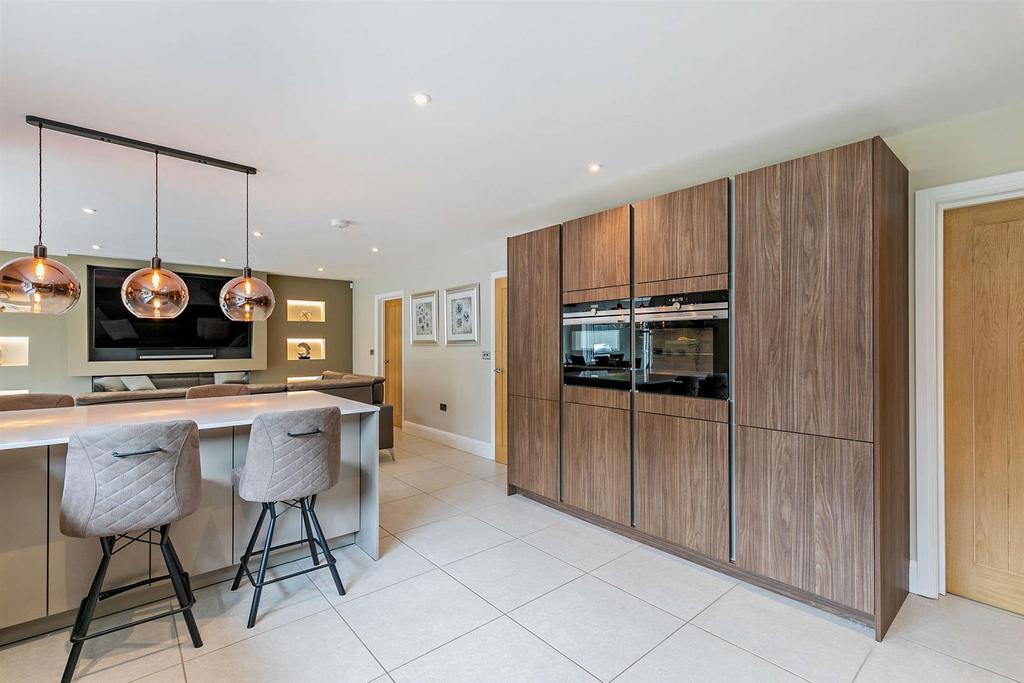 8603837-interior51-800.jpg