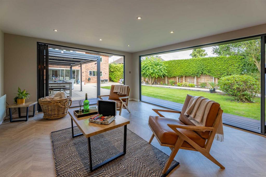 Lemon-Hill-Henley-Garden-Buildings-Matt-Madden-Pho