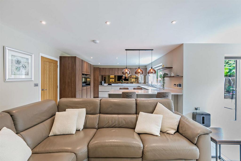 8603837-interior59-800.jpg