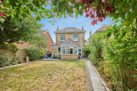 4 bedroom detached house for sale, Castle Road, Newport, Isle of Wight, PO30