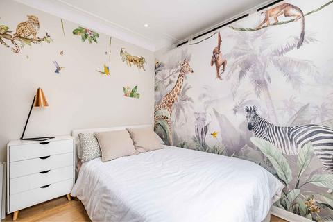 3 bedroom flat for sale, Queensborough Mews, London, W2