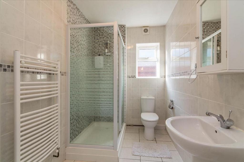 2 Bathrooms