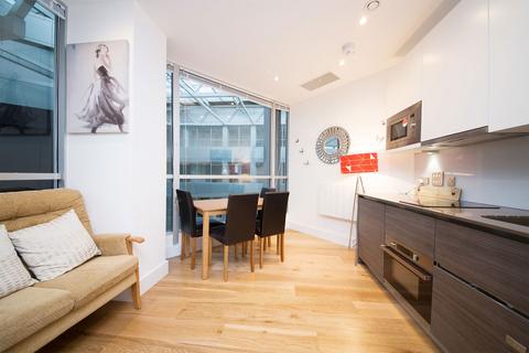 Studio to rent, Trinity Square, HOUNSLOW TW3
