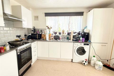 undefined, Jean Batten Close, Wallington SM6