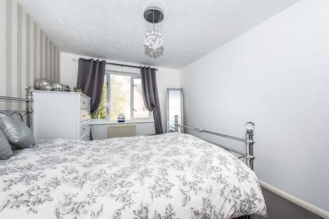undefined, Jean Batten Close, Wallington SM6