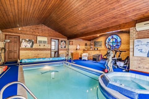 6 bedroom detached house for sale, Collum Green Road, Farnham Common, Buckinghamshire