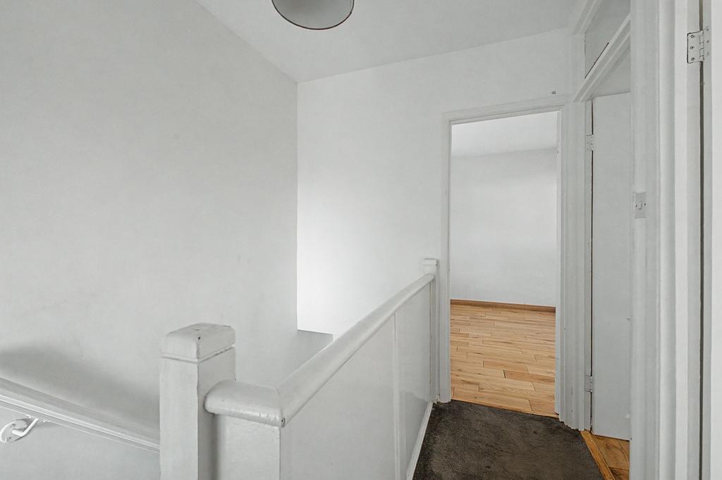 1 st floor landing