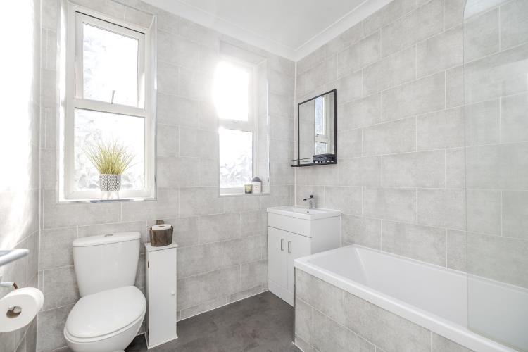 E.107 Verne Road NE297 LS-9
