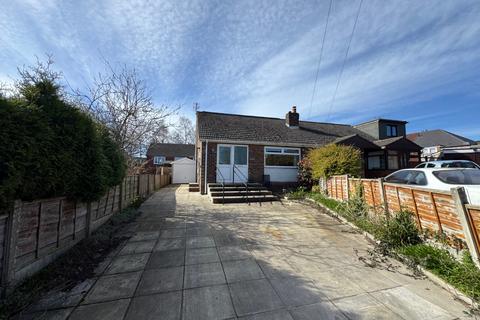 4 bedroom semi-detached bungalow for sale, Greenfield Close, Hindley, WN2