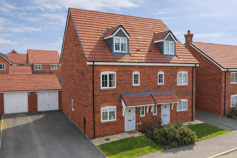 3 bedroom semi-detached house for sale, Bushby Road, Oadby, LE2