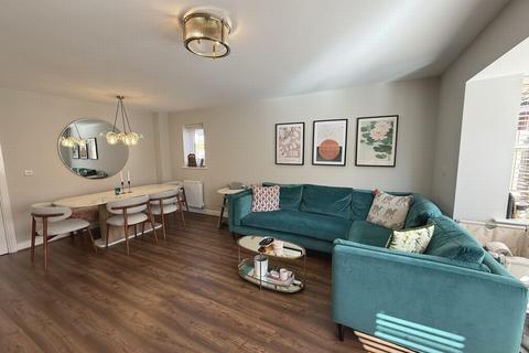 3 bedroom semi-detached house for sale, Bushby Road, Oadby, LE2