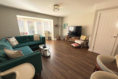3 bedroom semi-detached house for sale, Bushby Road, Oadby, LE2