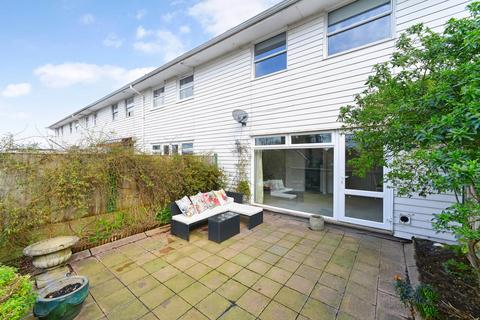 undefined, High Street, Stocklund Square Maisonettes, GU6