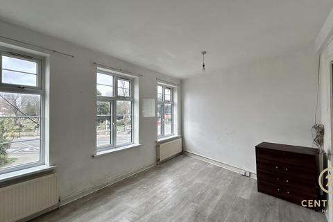 undefined, Central Parade, HOUNSLOW TW5