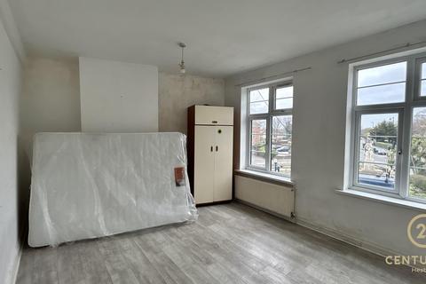 undefined, Central Parade, HOUNSLOW TW5