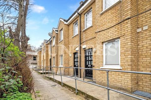 3 bedroom townhouse for sale, Morland Place, London, N15